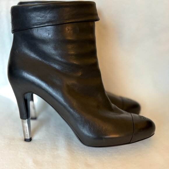 Chanel black leather heeled ankle booties logo boots size 38 Bottines - Picture 13 of 15
